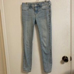 Light wash skinny jeans